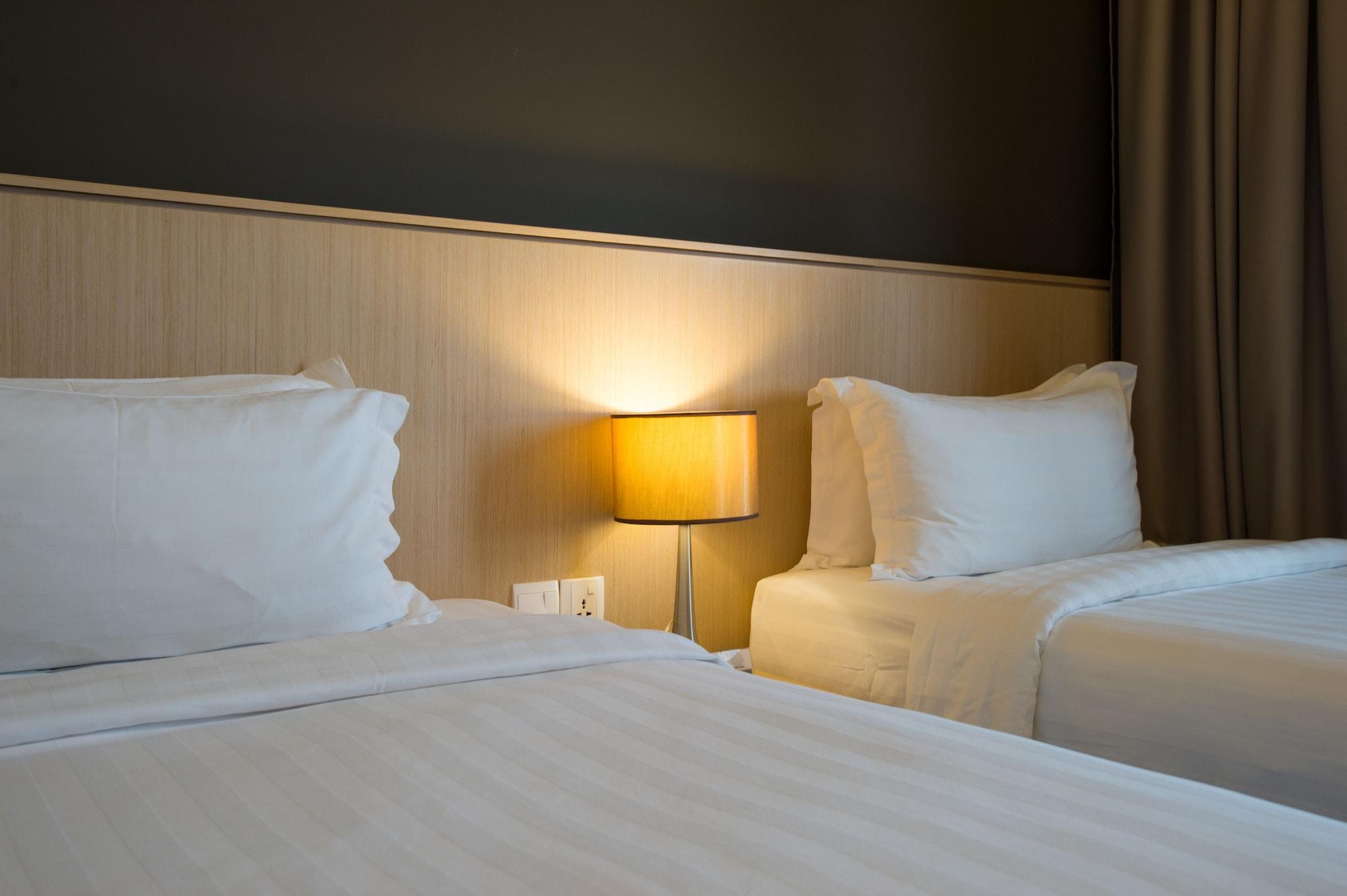 Отель The Pines Melaka Экстерьер фото