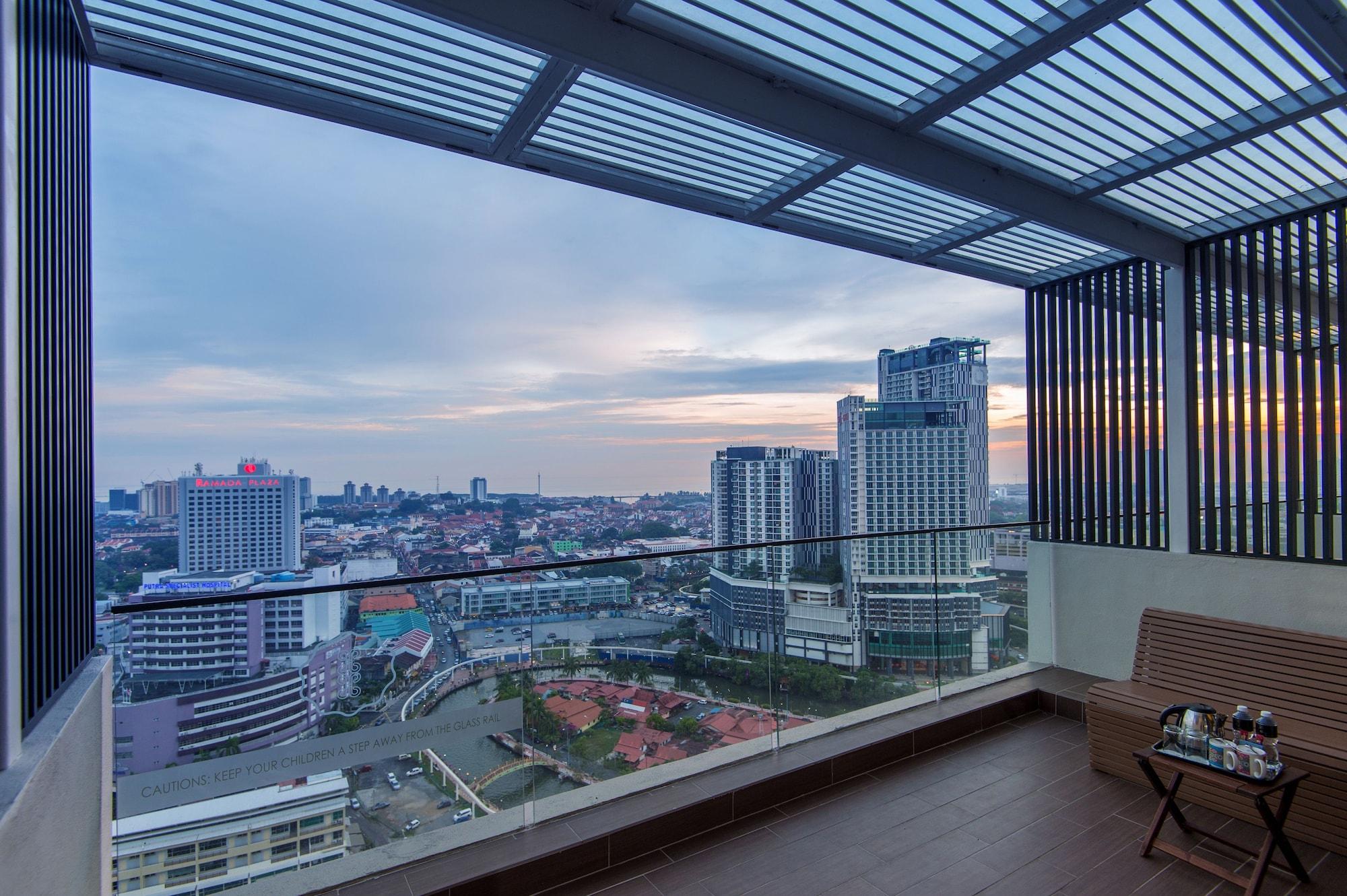 Отель The Pines Melaka Экстерьер фото