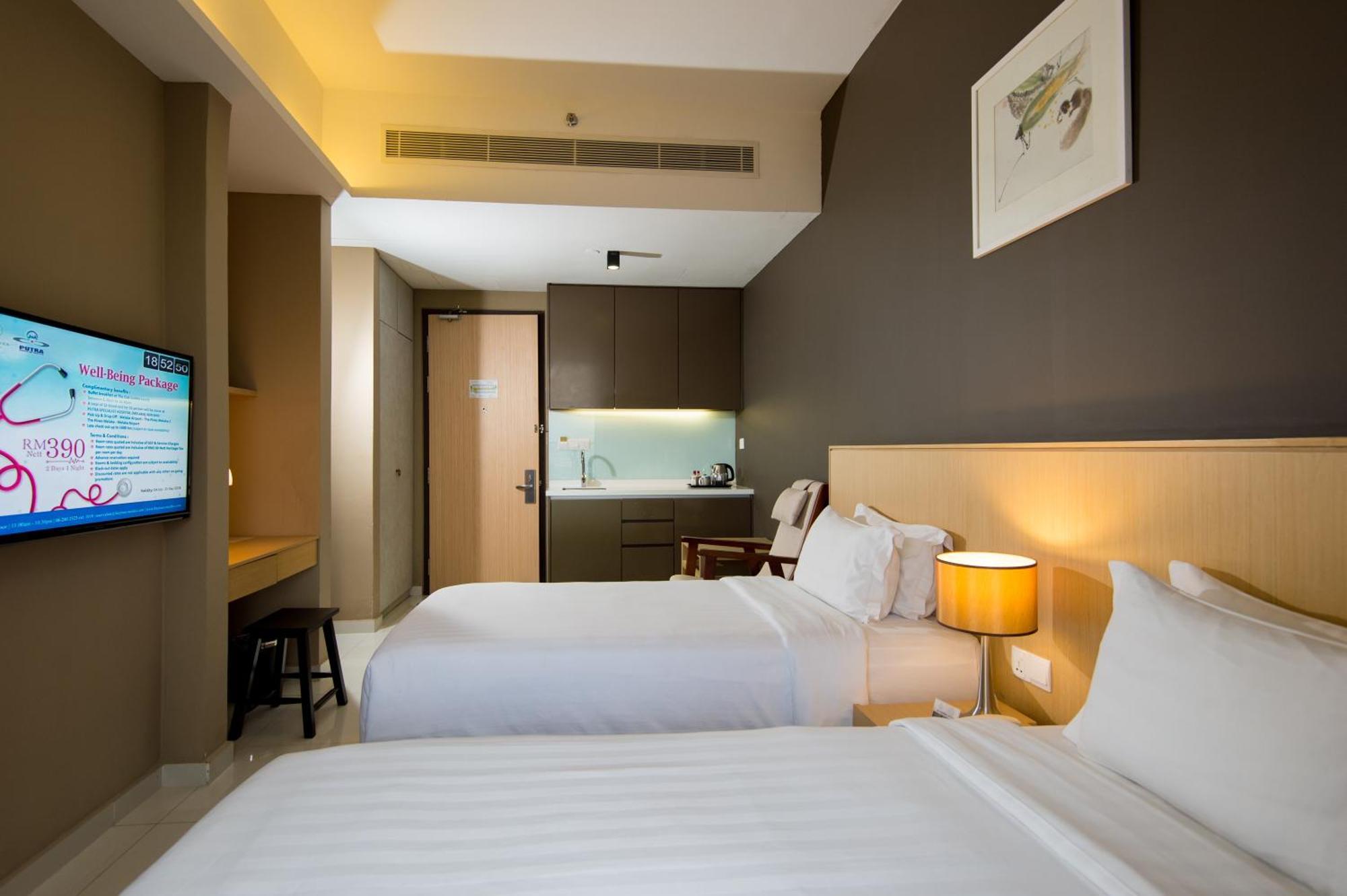 Отель The Pines Melaka Экстерьер фото