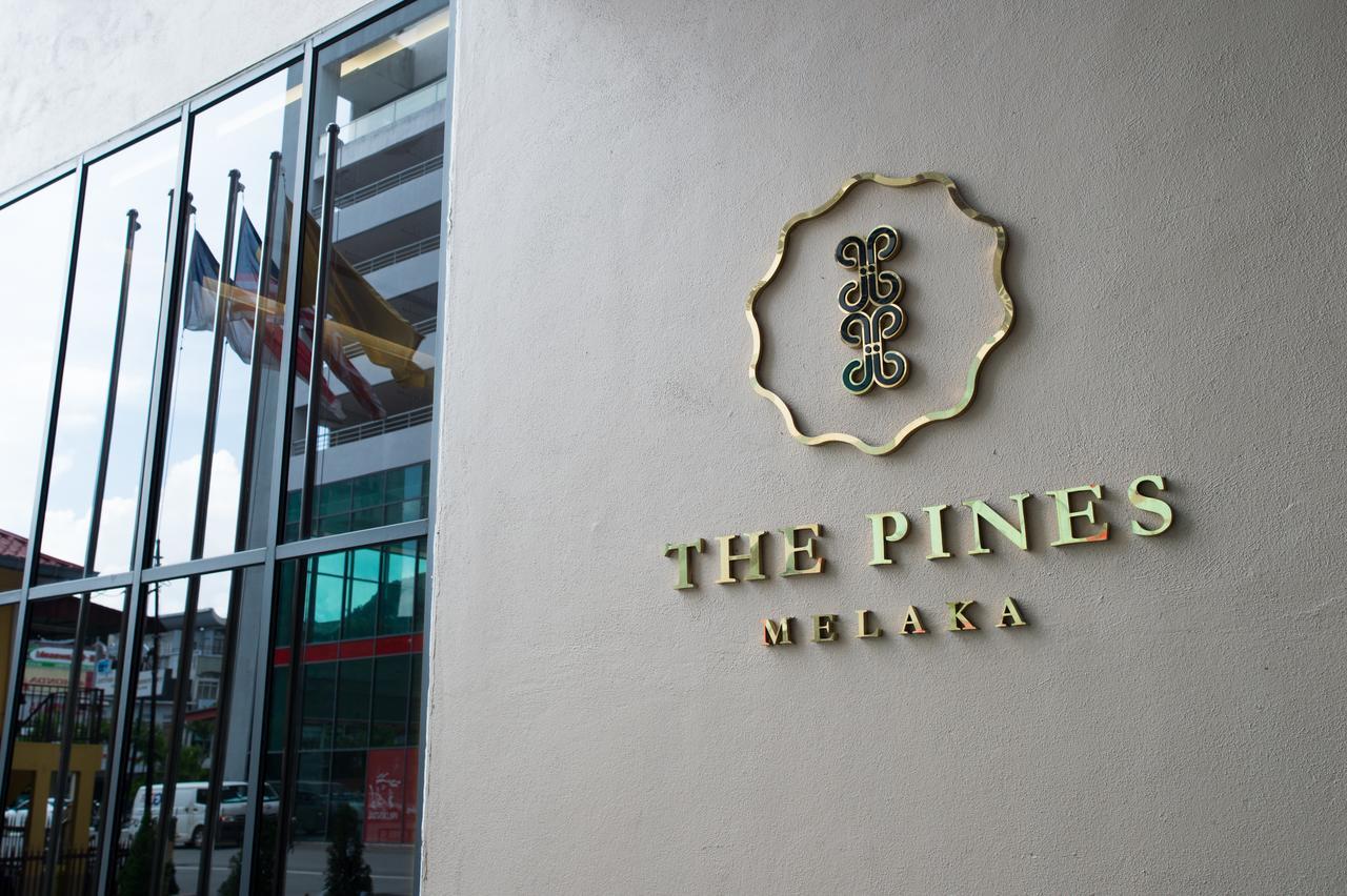 Отель The Pines Melaka Экстерьер фото