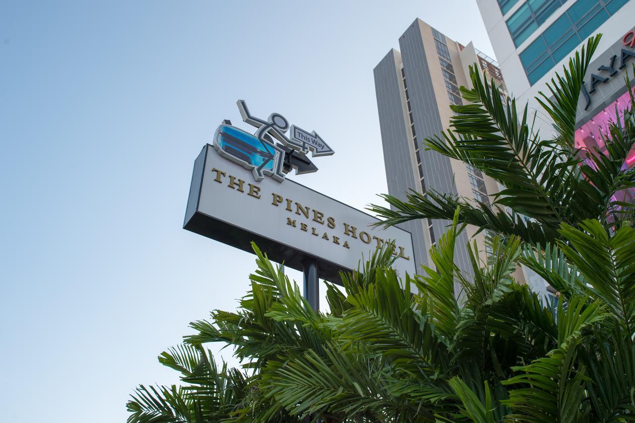 Отель The Pines Melaka Экстерьер фото